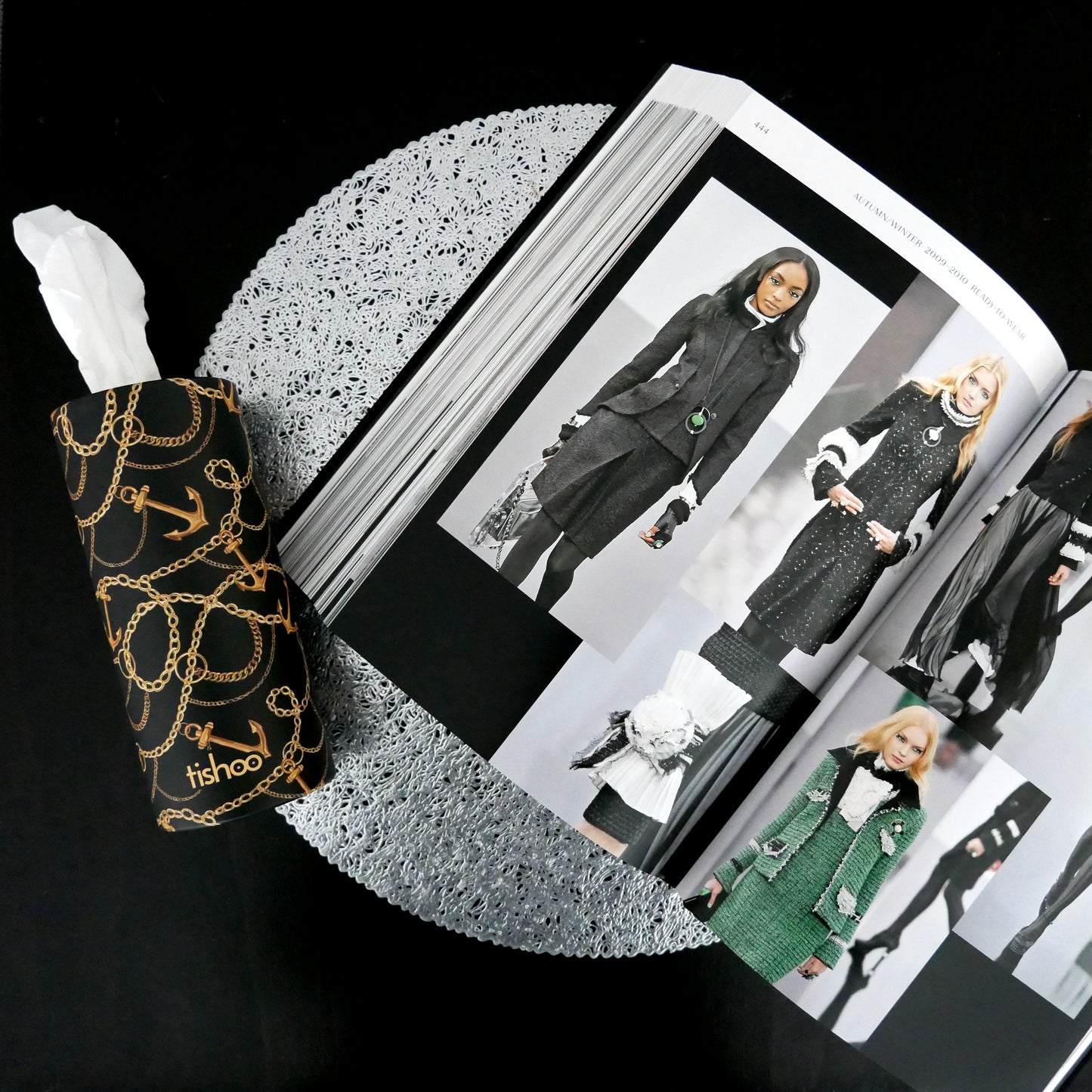 tishoo Luxury Tissues Black/Chains design on coffee table