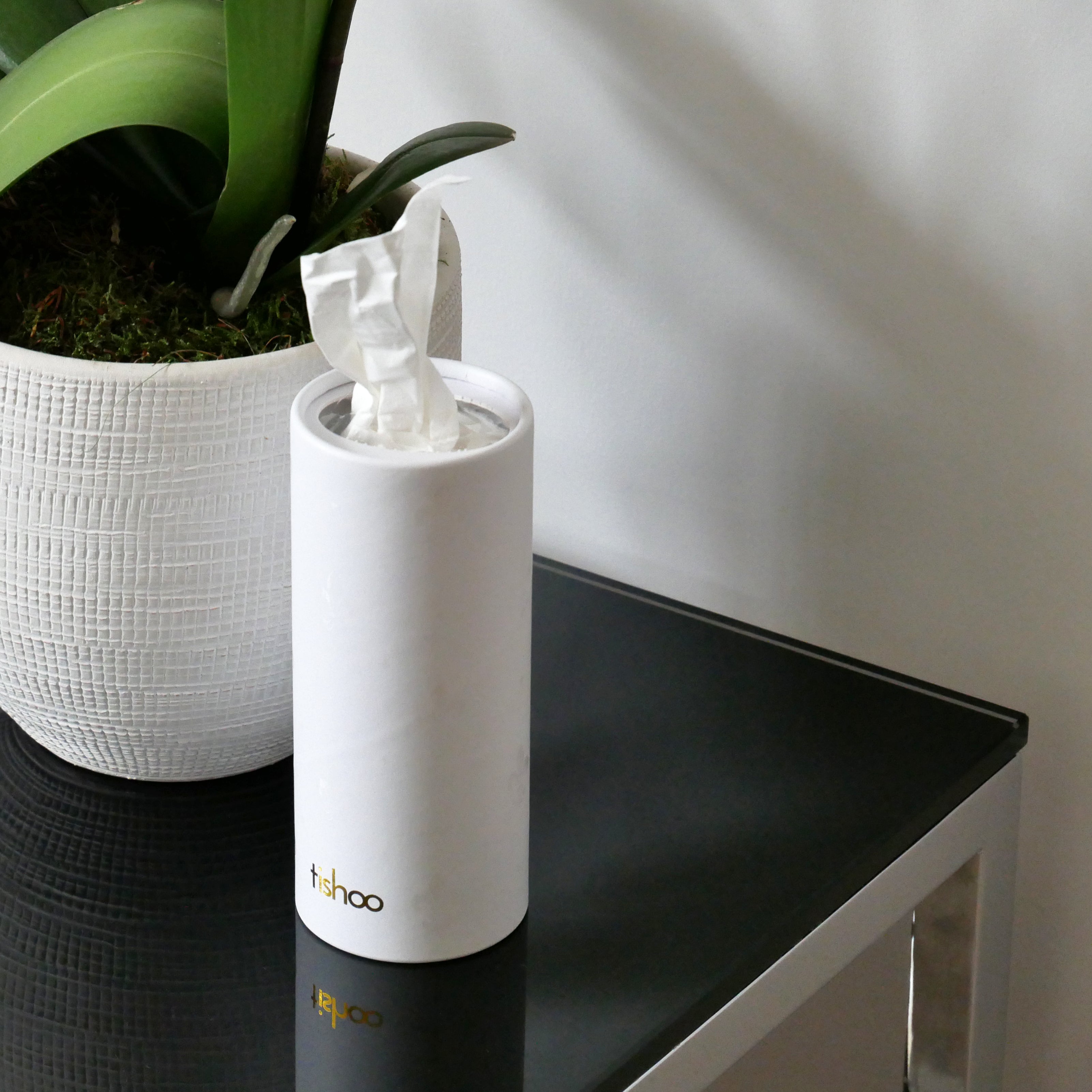 tishoo Luxury Tissues White/Pure design on table